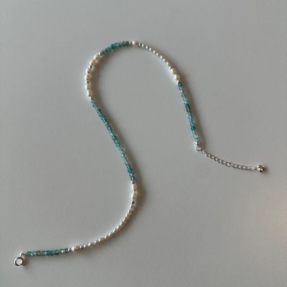 Freshwater pearl necklace with sterling silver clasp - Picture 2 of 3